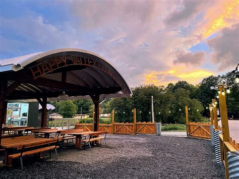 Happy valley filling station - <p>Hailing from North Carolina, two sisters and friends of the Maggie Valley band came together in the town they now identify themselves with. Each member learned their trade of music in the beautiful mountains of Maggie Valley, NC. Sisters Whitney &amp; Caroline Miller grew up in a home where playing the piano was a daily requirement. Daily requirements …